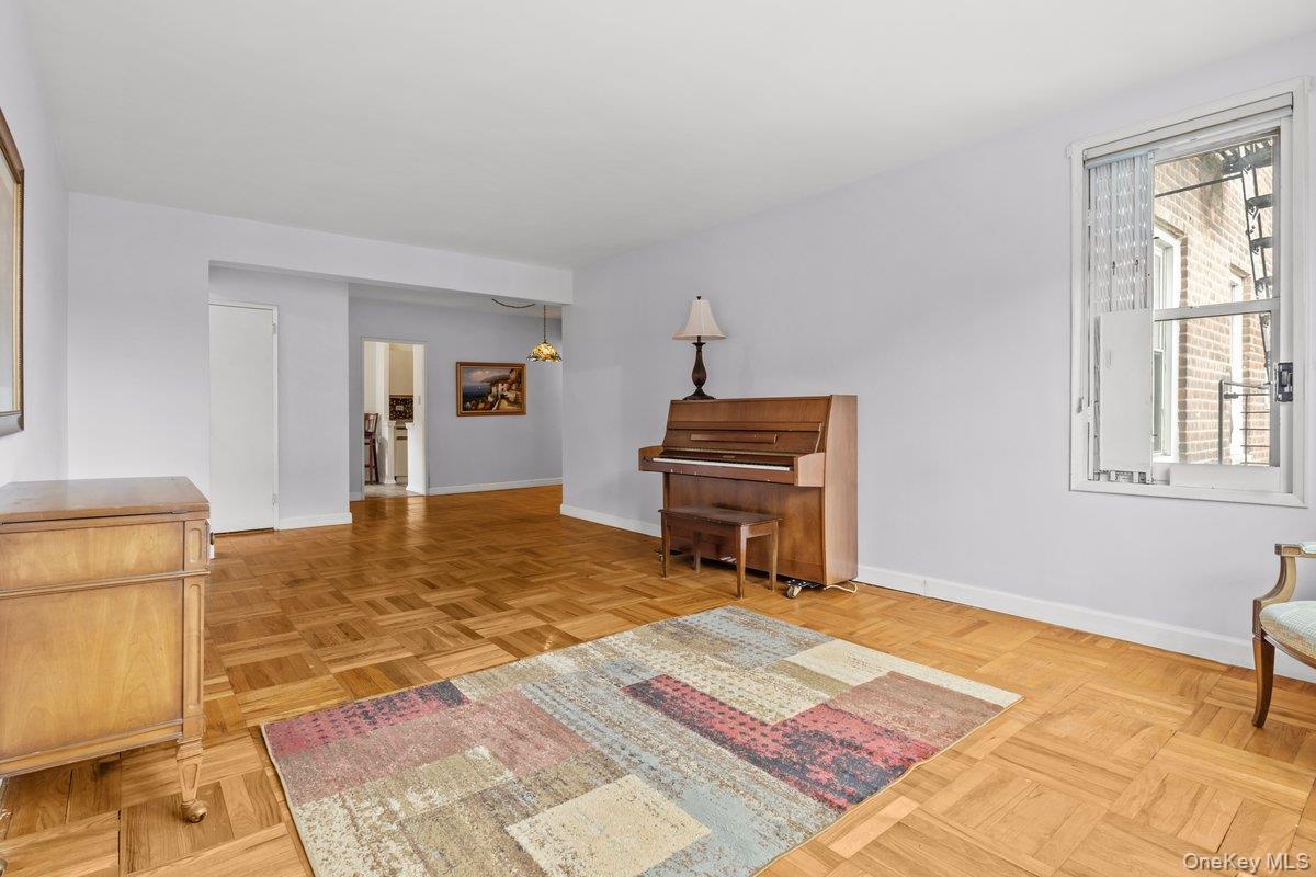 #5 photo, 5601 Riverdale Avenue, ブロンクス区 Bronx , NY 10471