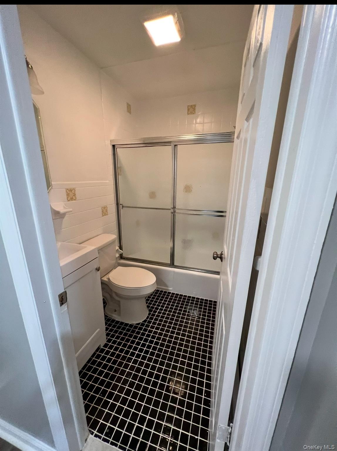 #17 photo, 2410 Boston post Road, Larchmont , NY 10538