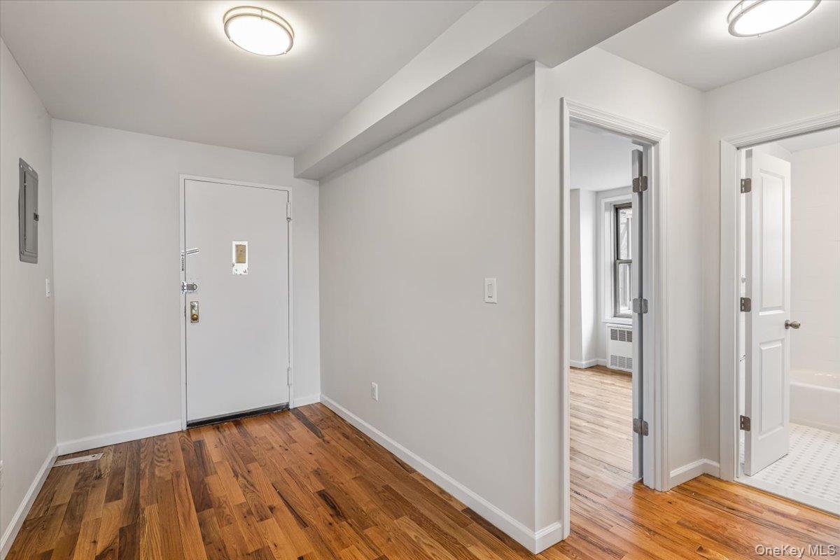 #10 photo, 59-30 108 Street, クイーンズ区 Corona , NY 11368