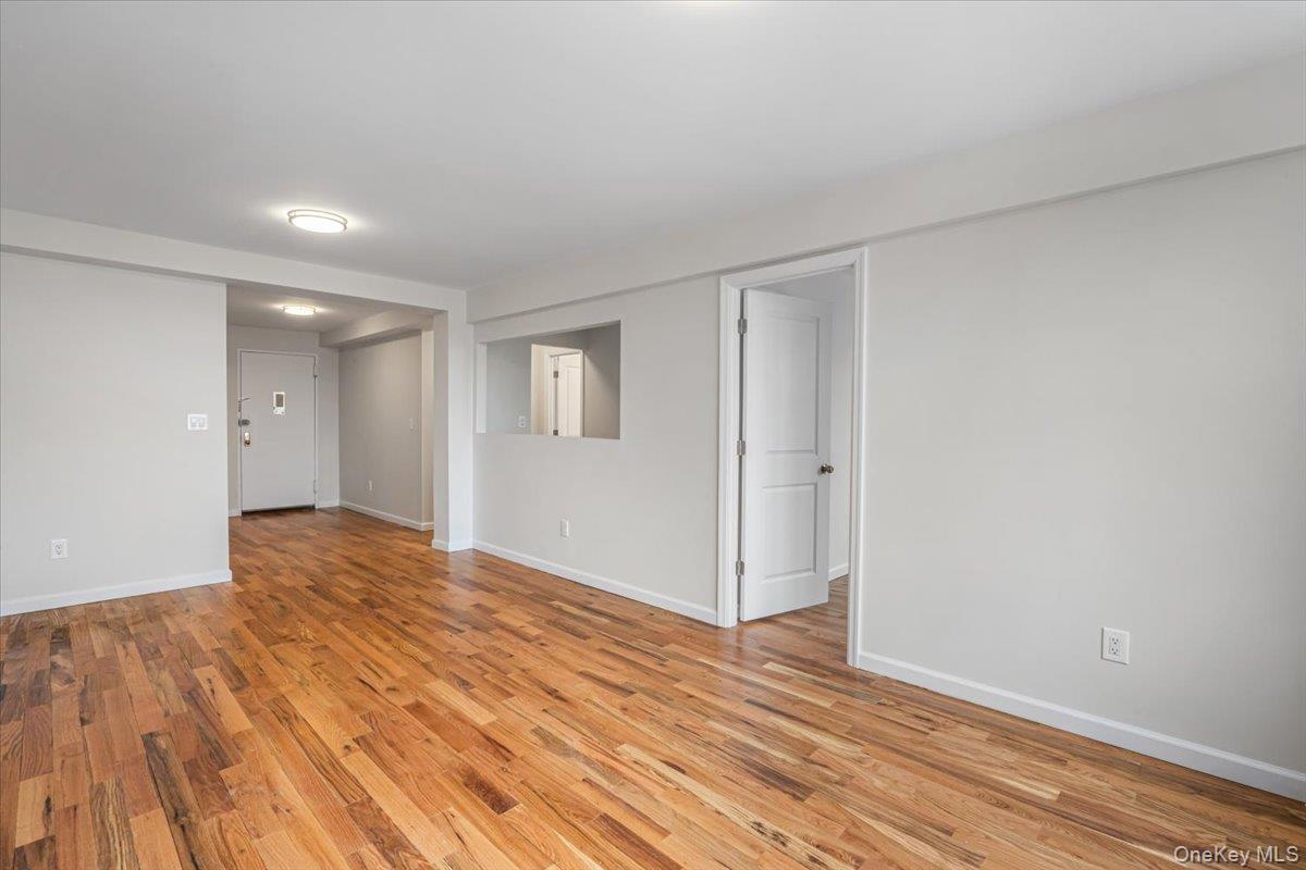 #13 photo, 59-30 108 Street, クイーンズ区 Corona , NY 11368