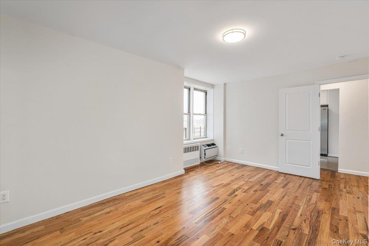 #20 photo, 59-30 108 Street, クイーンズ区 Corona , NY 11368