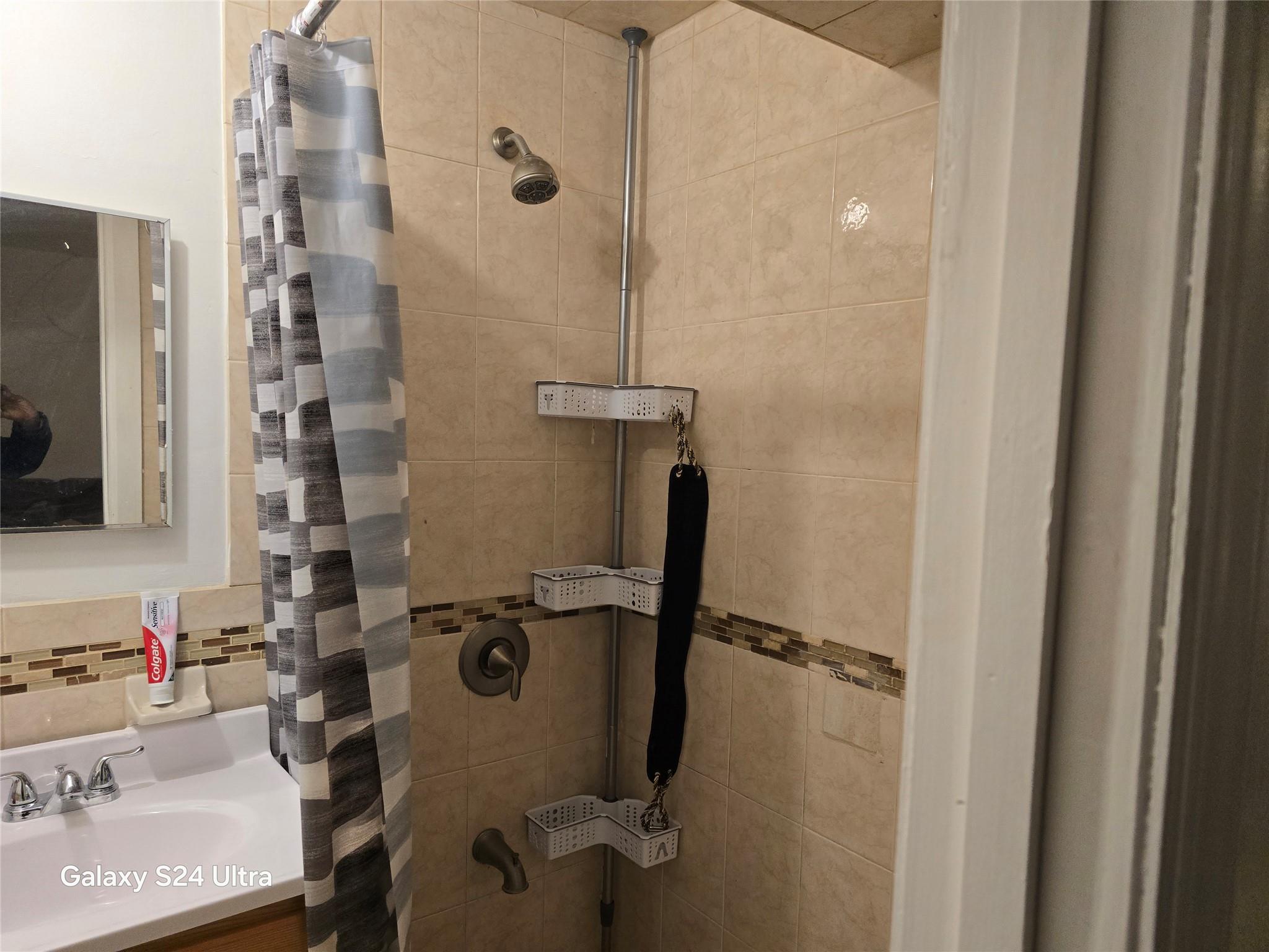 #7 photo, 17709 112th Avenue, Addisleigh Park , NY 11433