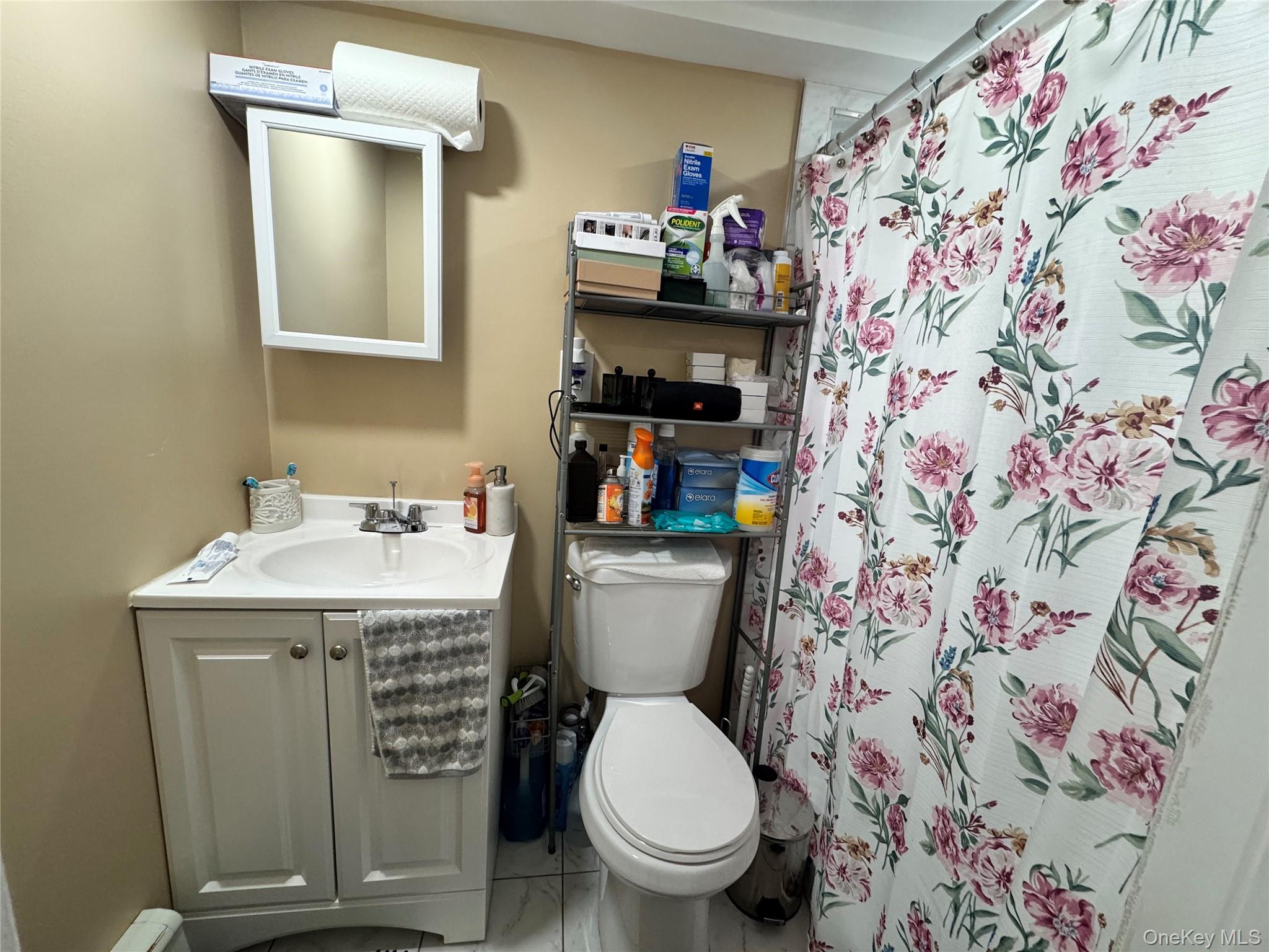 #14 photo, 315 Cedar Court, Copiague , NY 11726