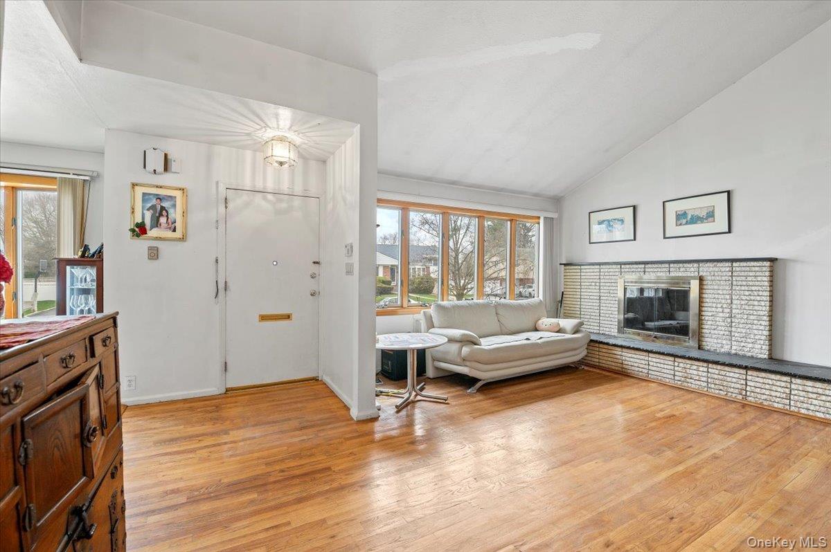 #15 photo, 18 Hilary Lane, ナッソー郡 Westbury , NY 11590