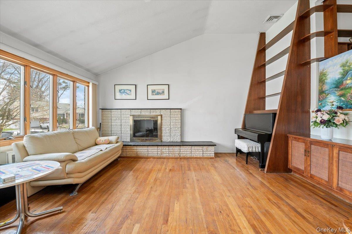 #3 photo, 18 Hilary Lane, ナッソー郡 Westbury , NY 11590