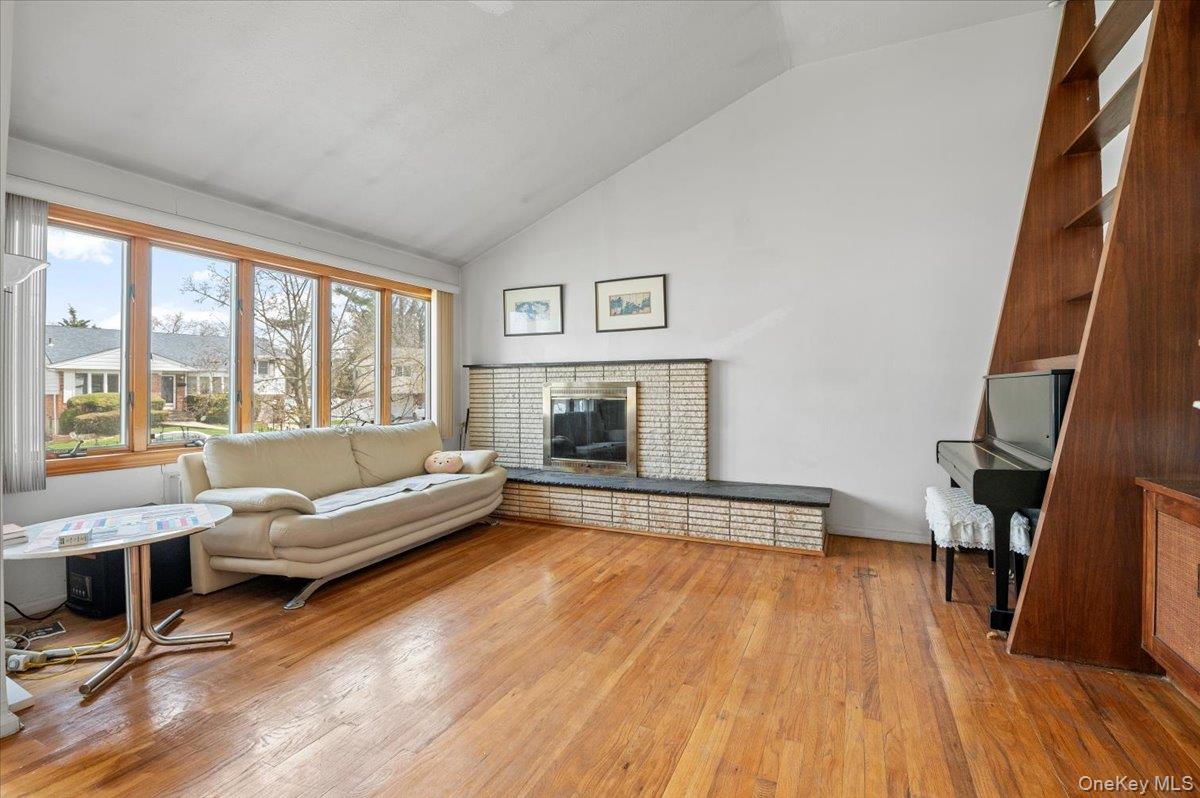 #4 photo, 18 Hilary Lane, ナッソー郡 Westbury , NY 11590