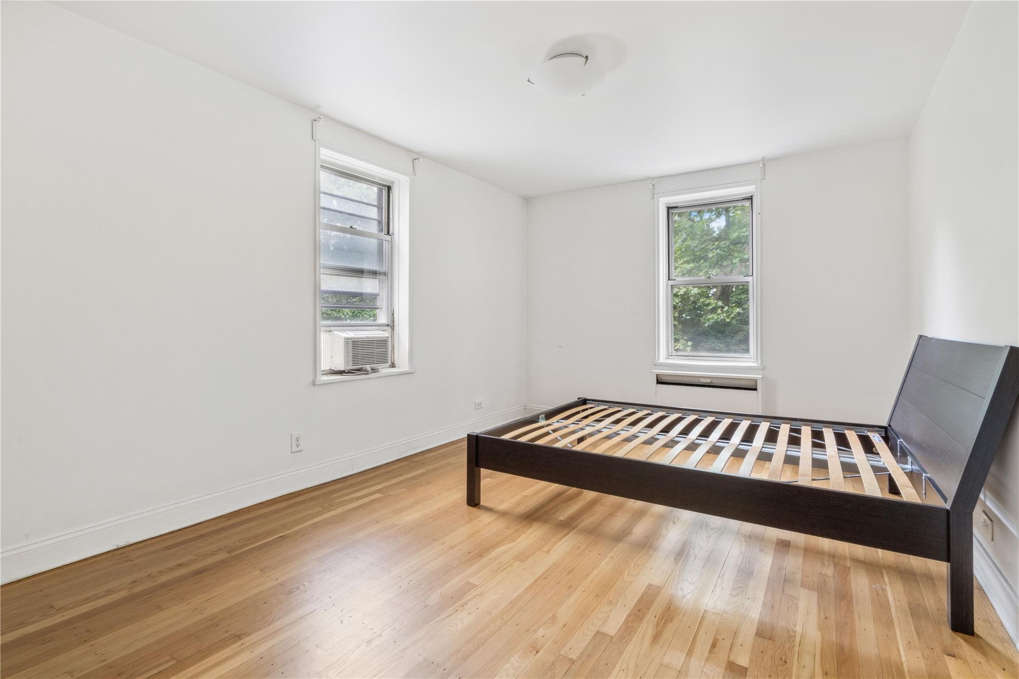 #8 photo, 72-81 113th Streets, クイーンズ区 Forest Hills , NY 11375