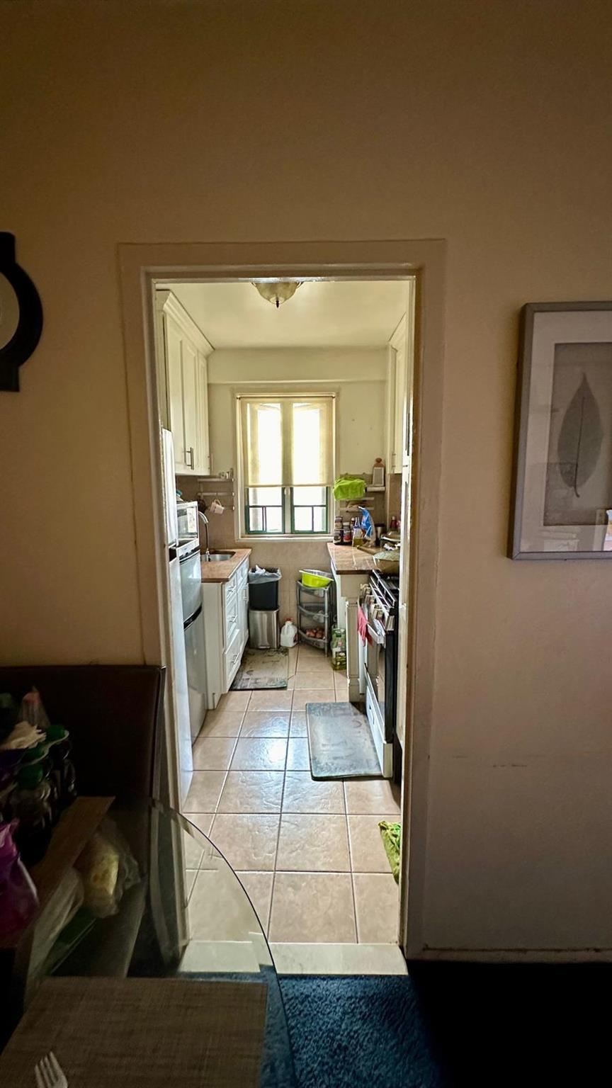 #4 photo, 22 Metropolitan Oval, Bronx , NY 10462