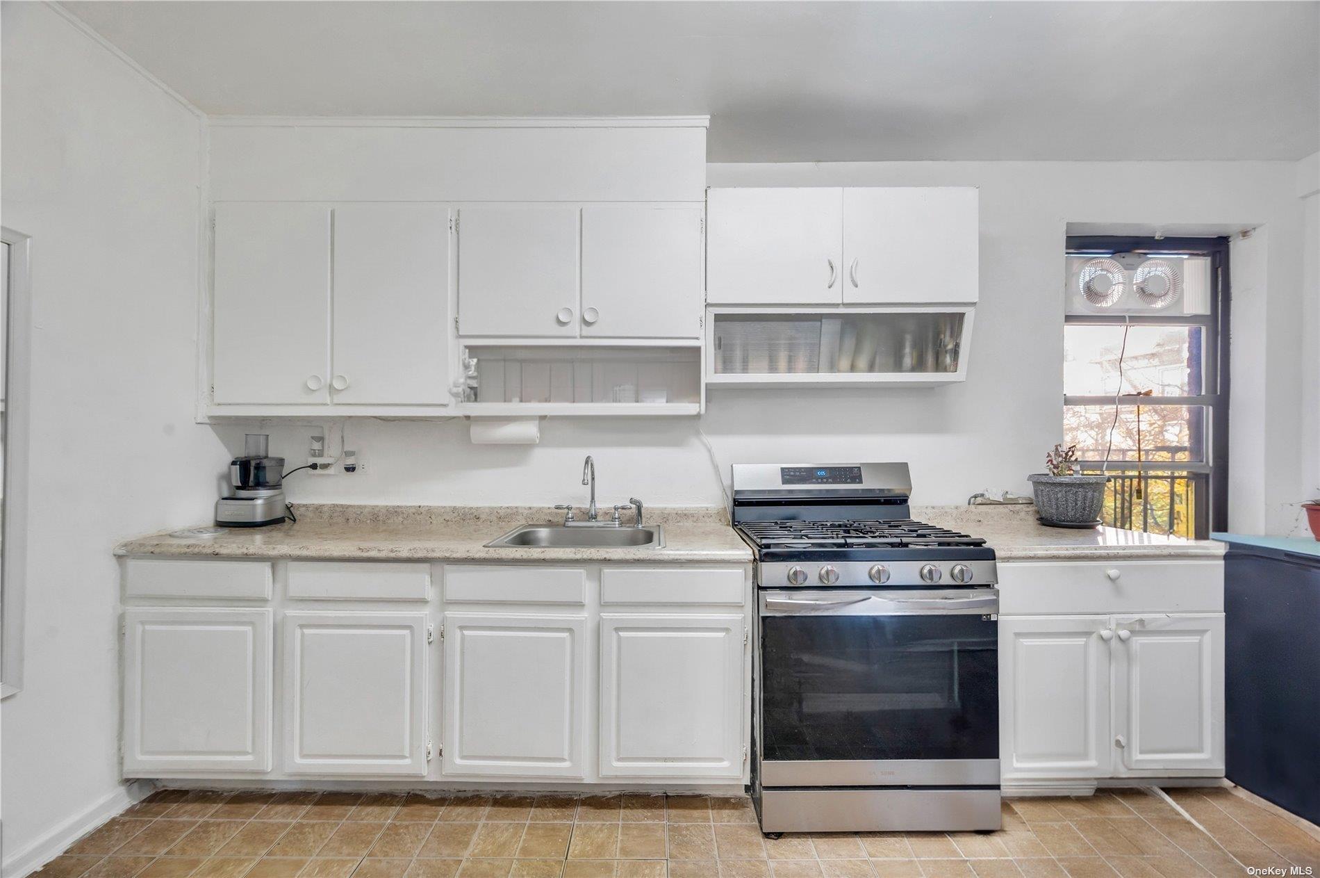 #8 photo, 84-16 Elmhurst Avenue, Elmhurst , NY 11373