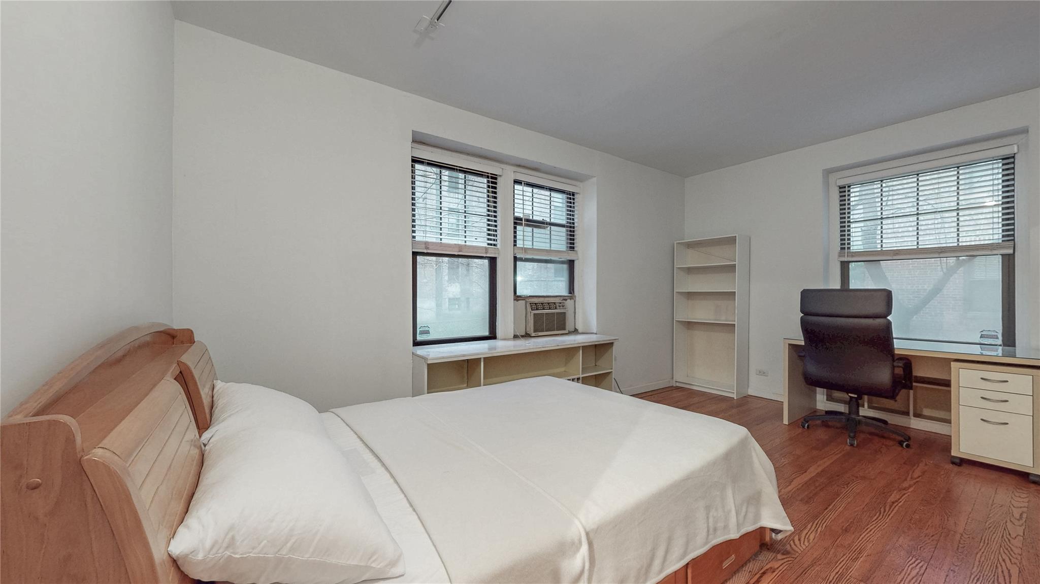 #4 photo, 109-14 Ascan Avenue, クイーンズ区 Forest Hills , NY 11375