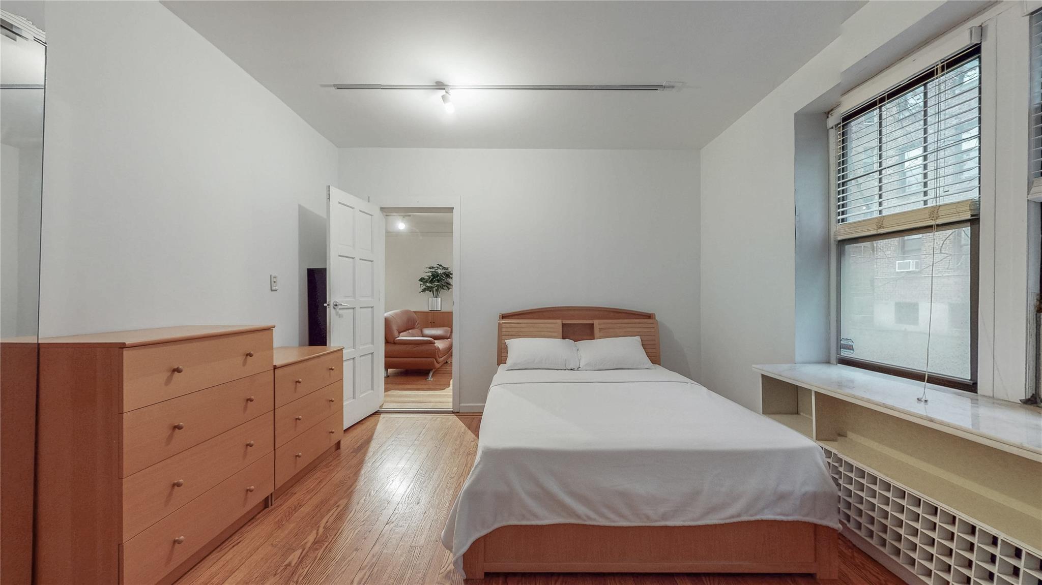 #5 photo, 109-14 Ascan Avenue, クイーンズ区 Forest Hills , NY 11375