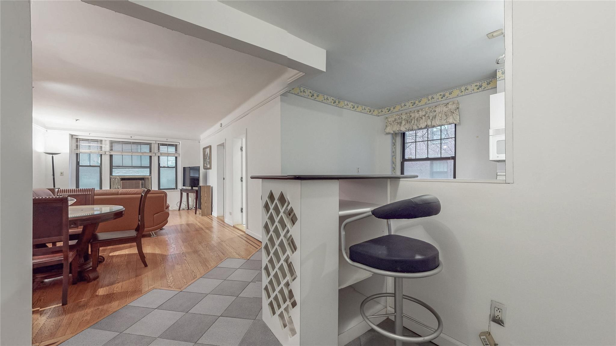 #7 photo, 109-14 Ascan Avenue, クイーンズ区 Forest Hills , NY 11375