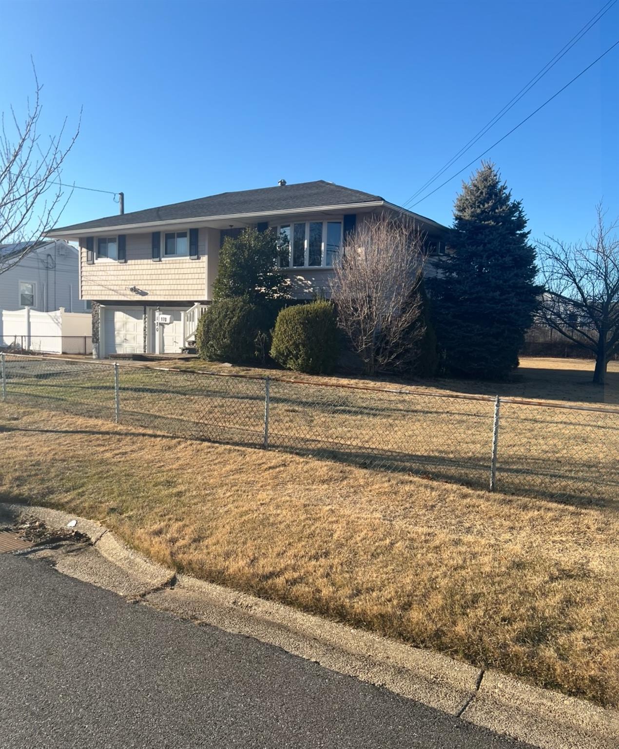 #3 photo, 170 11th Street, 東長島 West Babylon , NY 11704