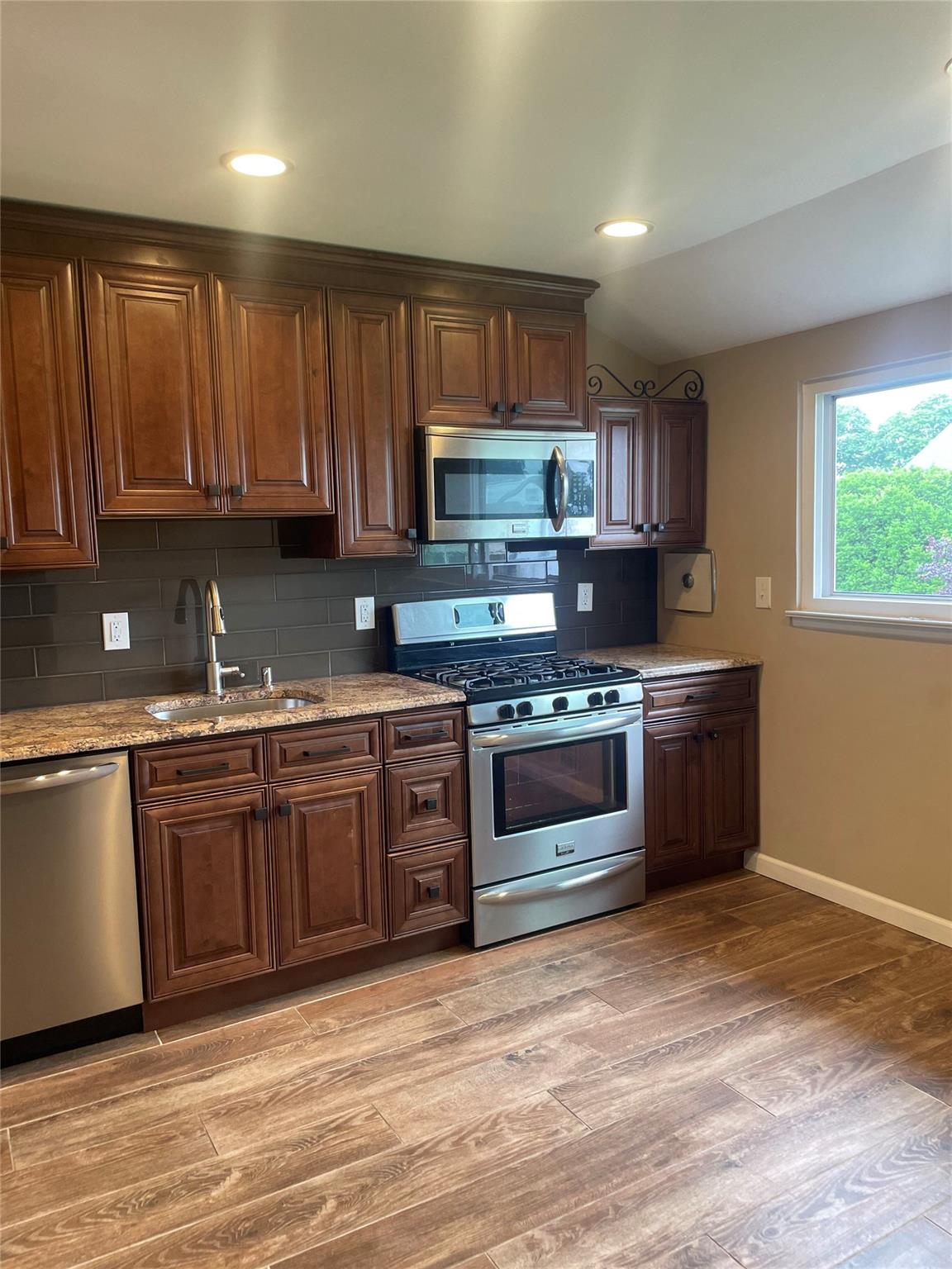 #7 photo, 170 11th Street, 東長島 West Babylon , NY 11704