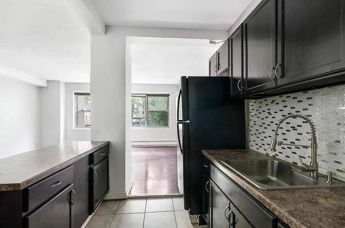 #6 photo, 3 Fordham Hill Oval, Bronx , NY 10468