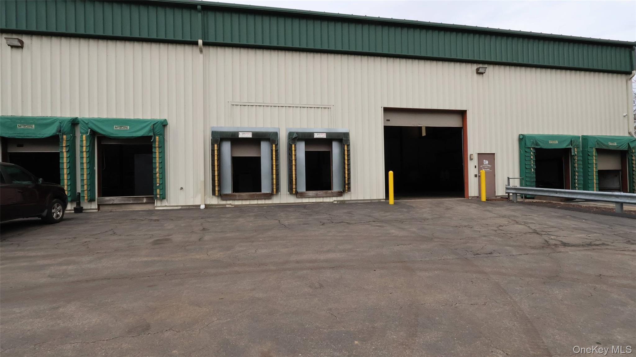 #4 photo, 96 Commerce Drive, Carmel , NY 10512