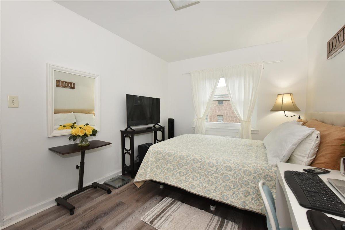 #20 photo, 196-65 69TH Avenue, クイーンズ区 Fresh Meadows , NY 11365