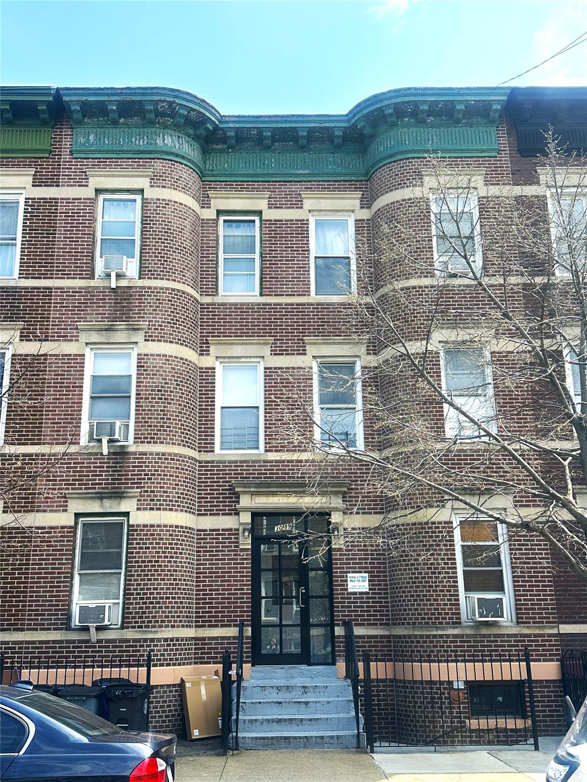 #3 photo, 30-89 43rd Street Street, クイーンズ区 Astoria , NY 11103