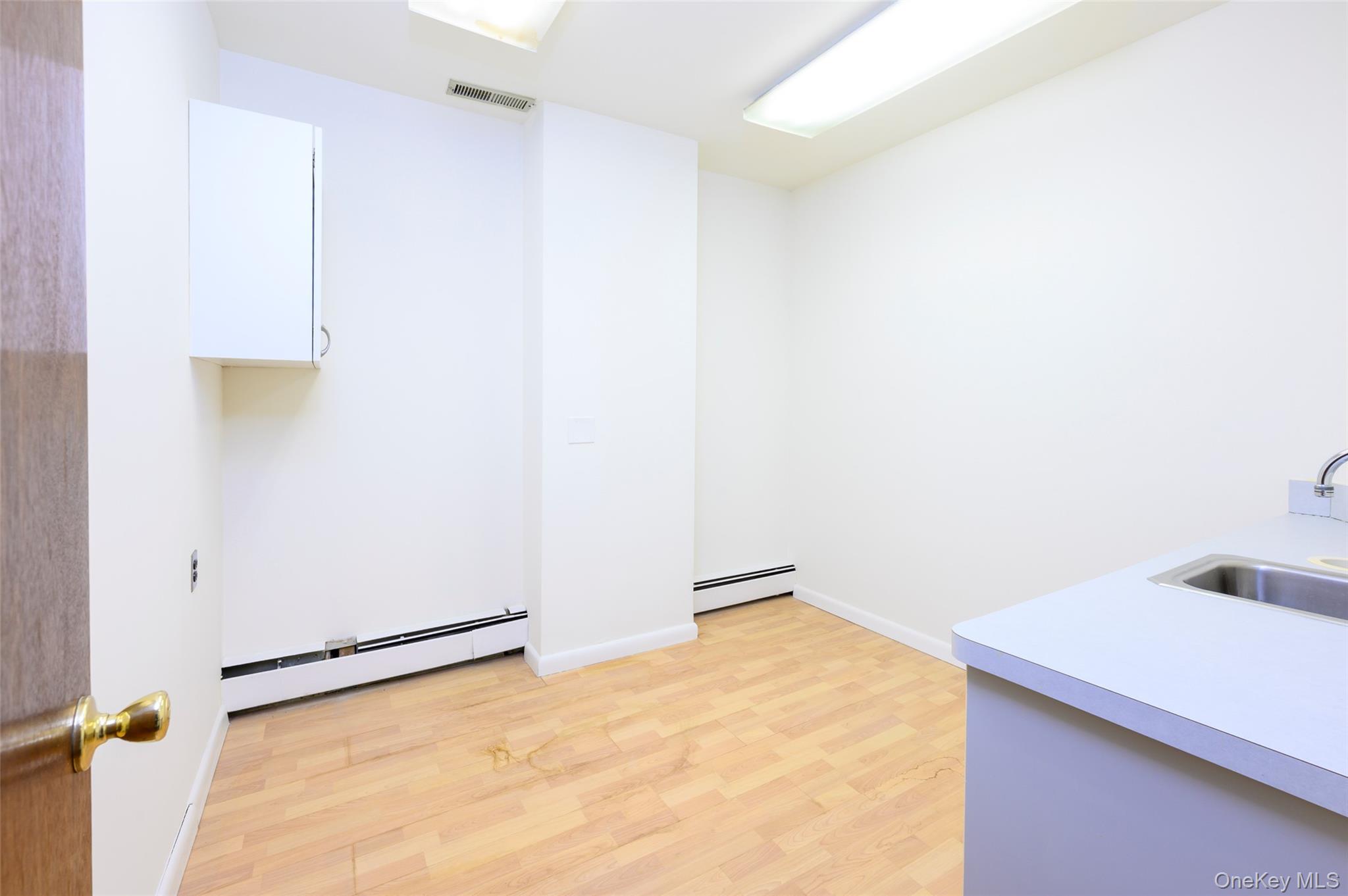 #18 photo, 395 Westchester Avenue, Port Chester , NY 10573