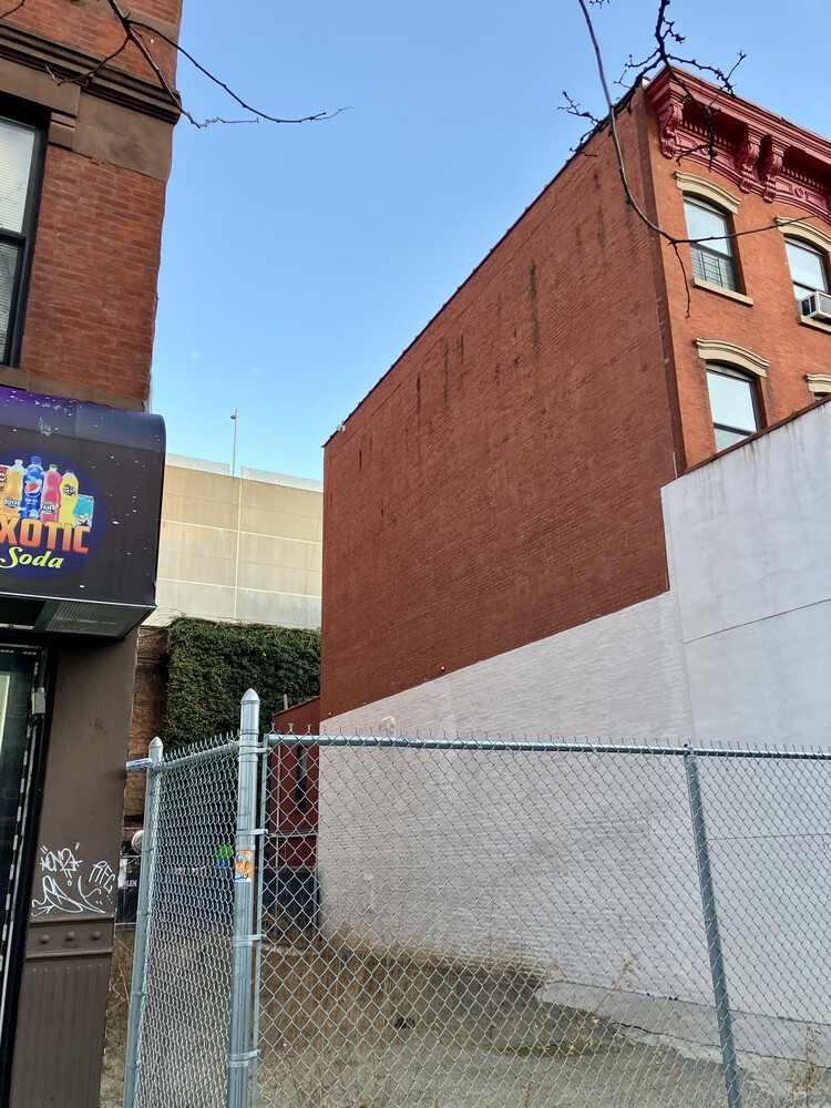 #11 photo, 316 PLEASANT Avenue, マンハッタン East Harlem , NY 10035