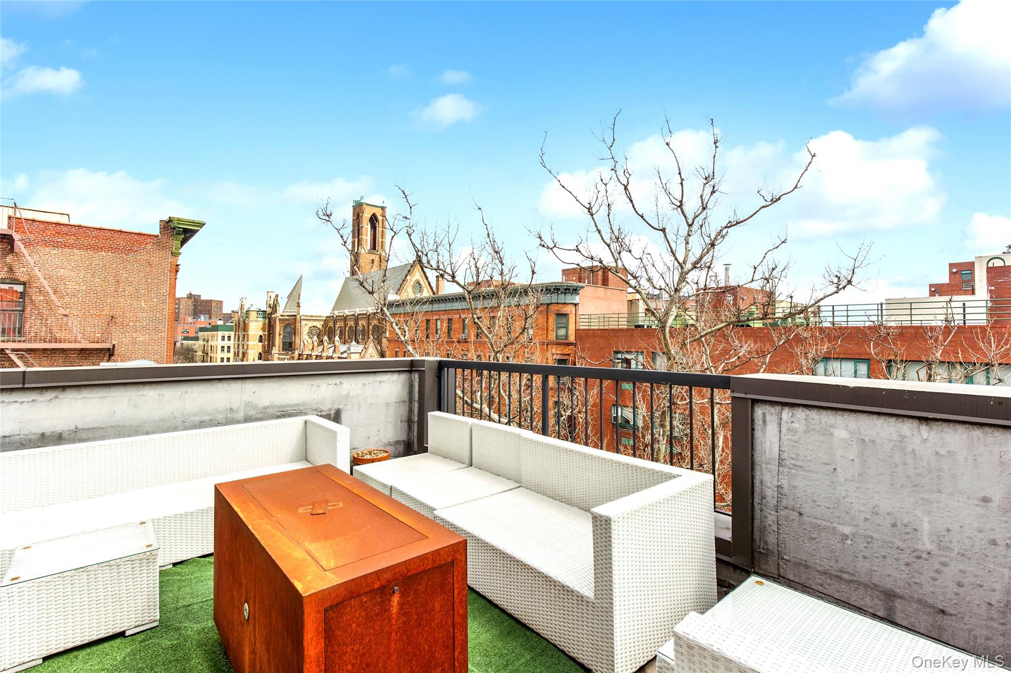 #11 photo, 2022 Madison Avenue, マンハッタン New York (Manhattan) , NY 10035