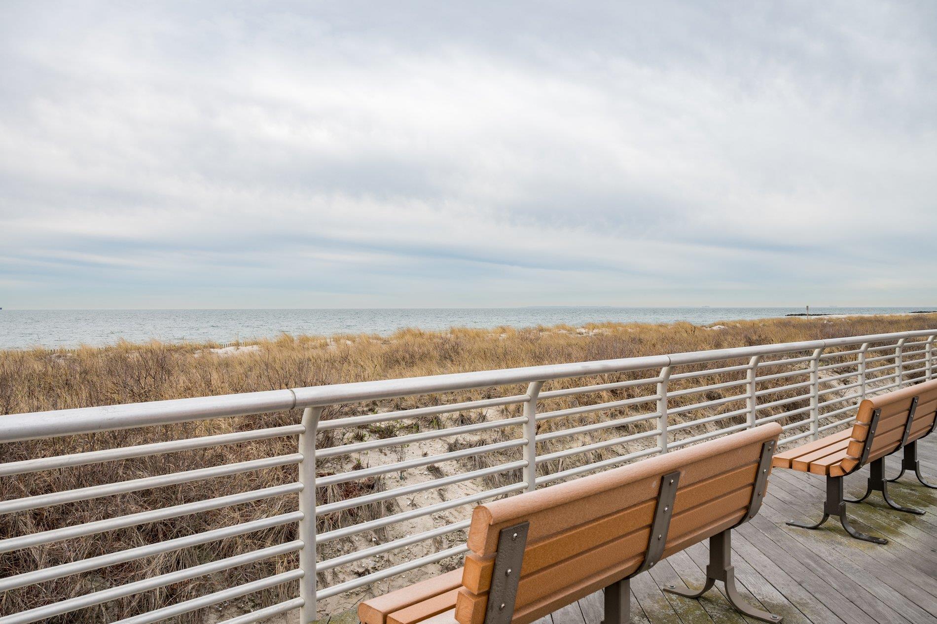 #17 photo, 155 Monroe Boulevard, ナッソー郡 Long Beach , NY 11561