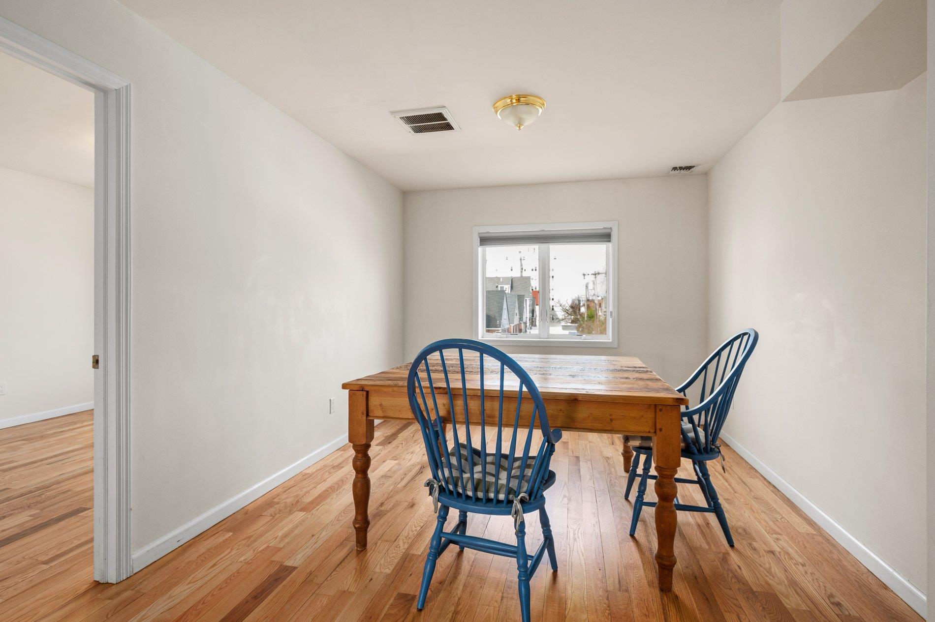 #8 photo, 155 Monroe Boulevard, ナッソー郡 Long Beach , NY 11561