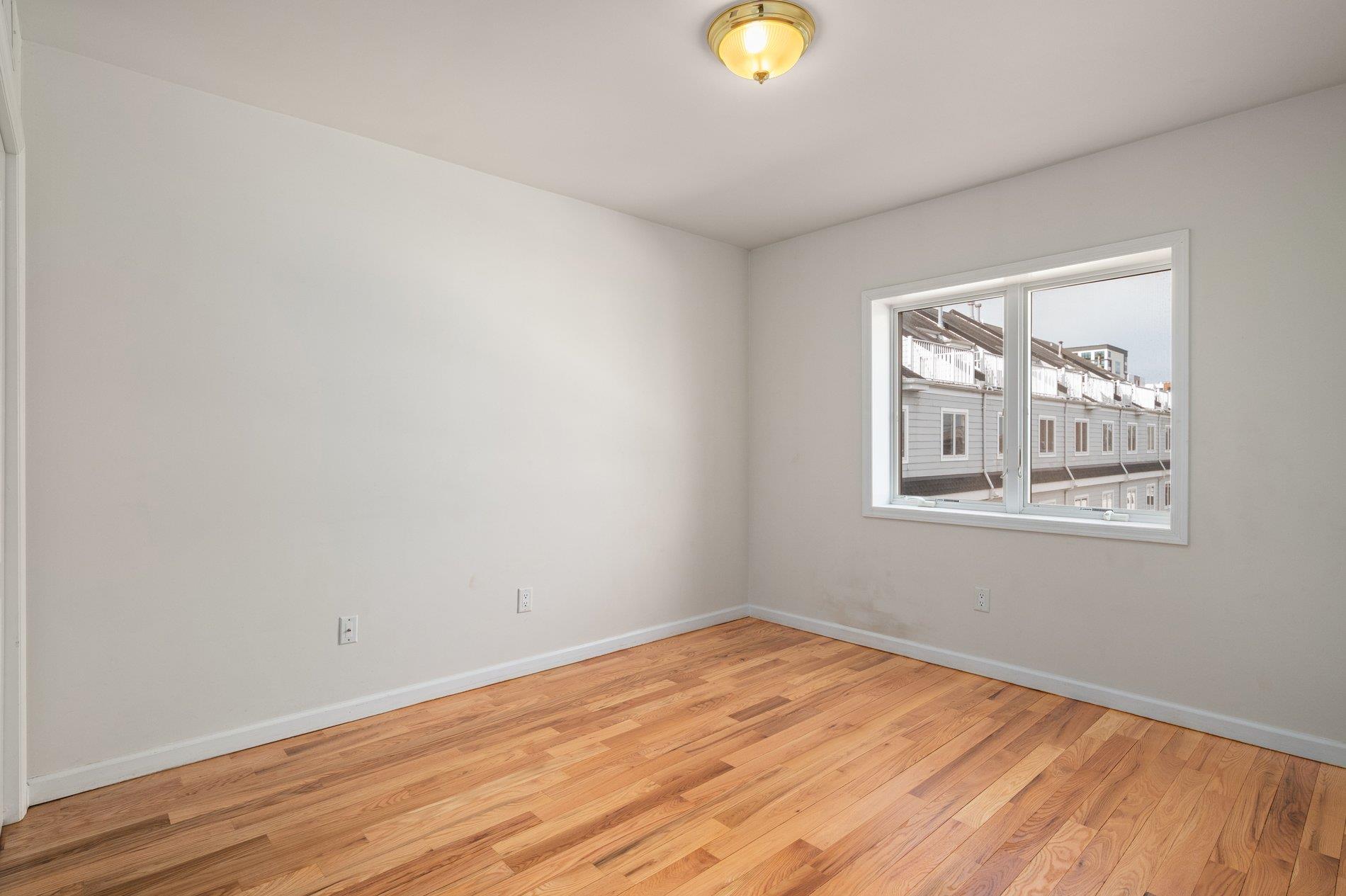 #9 photo, 155 Monroe Boulevard, ナッソー郡 Long Beach , NY 11561