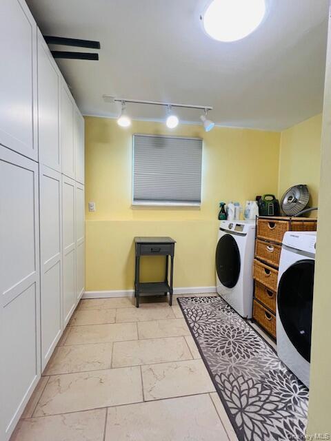 #18 photo, 1300 Race Avenue, サフォーク郡 Medford , NY 11763