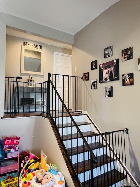 #5 photo, 1300 Race Avenue, サフォーク郡 Medford , NY 11763