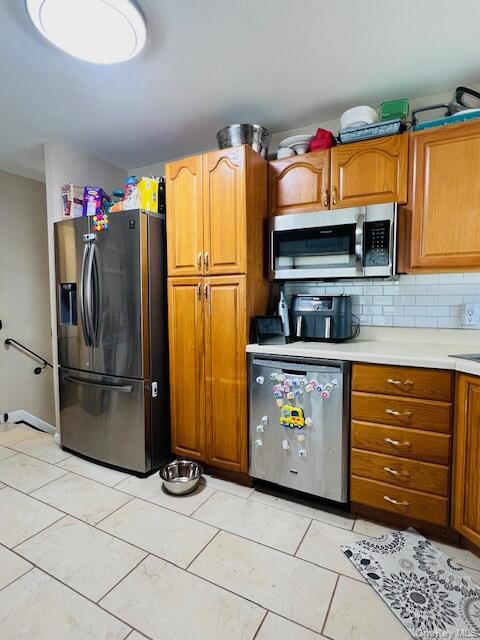 #6 photo, 1300 Race Avenue, サフォーク郡 Medford , NY 11763