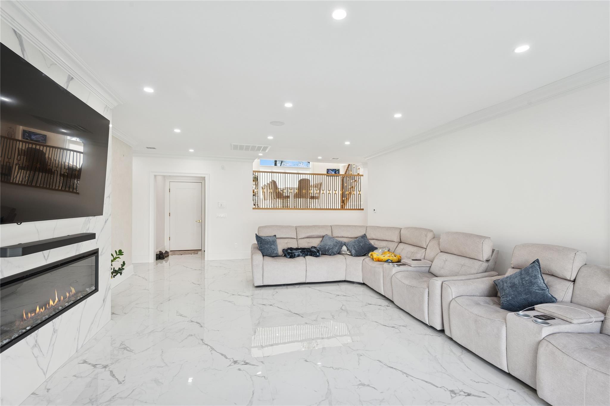 #18 photo, 783 Oakleigh Road, ナッソー郡 North Woodmere , NY 11581