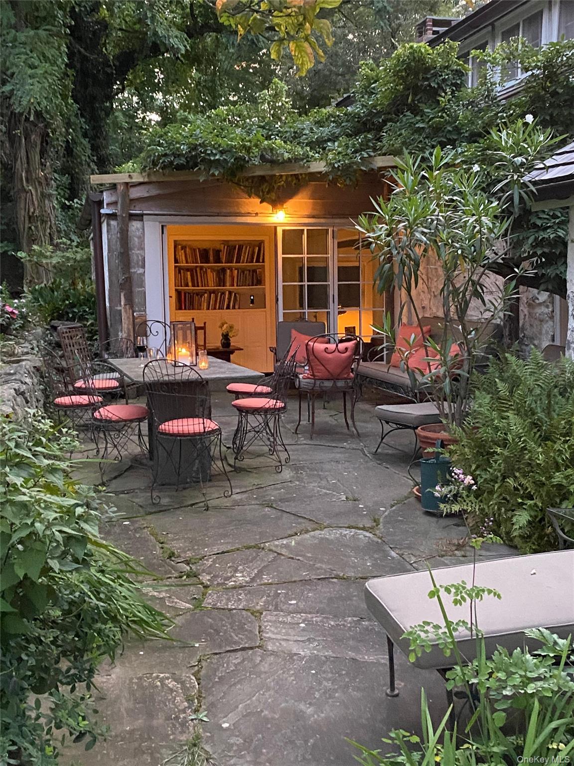 #8 photo, 75 Washington Spring Road, Palisades , NY 10964