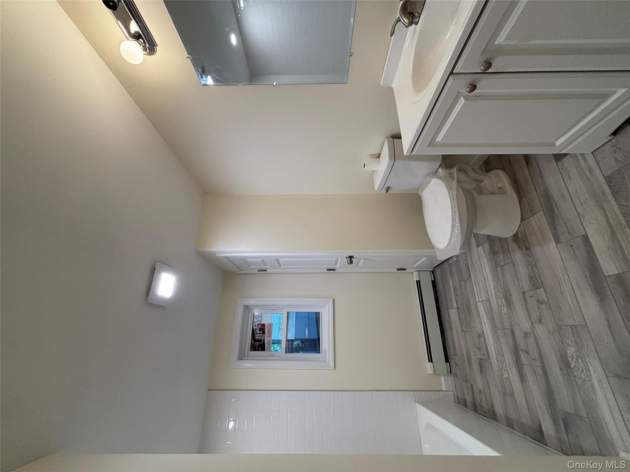 #13 photo, 159 Washington Avenue, サフォーク郡 Wheatley Heights , NY 11798