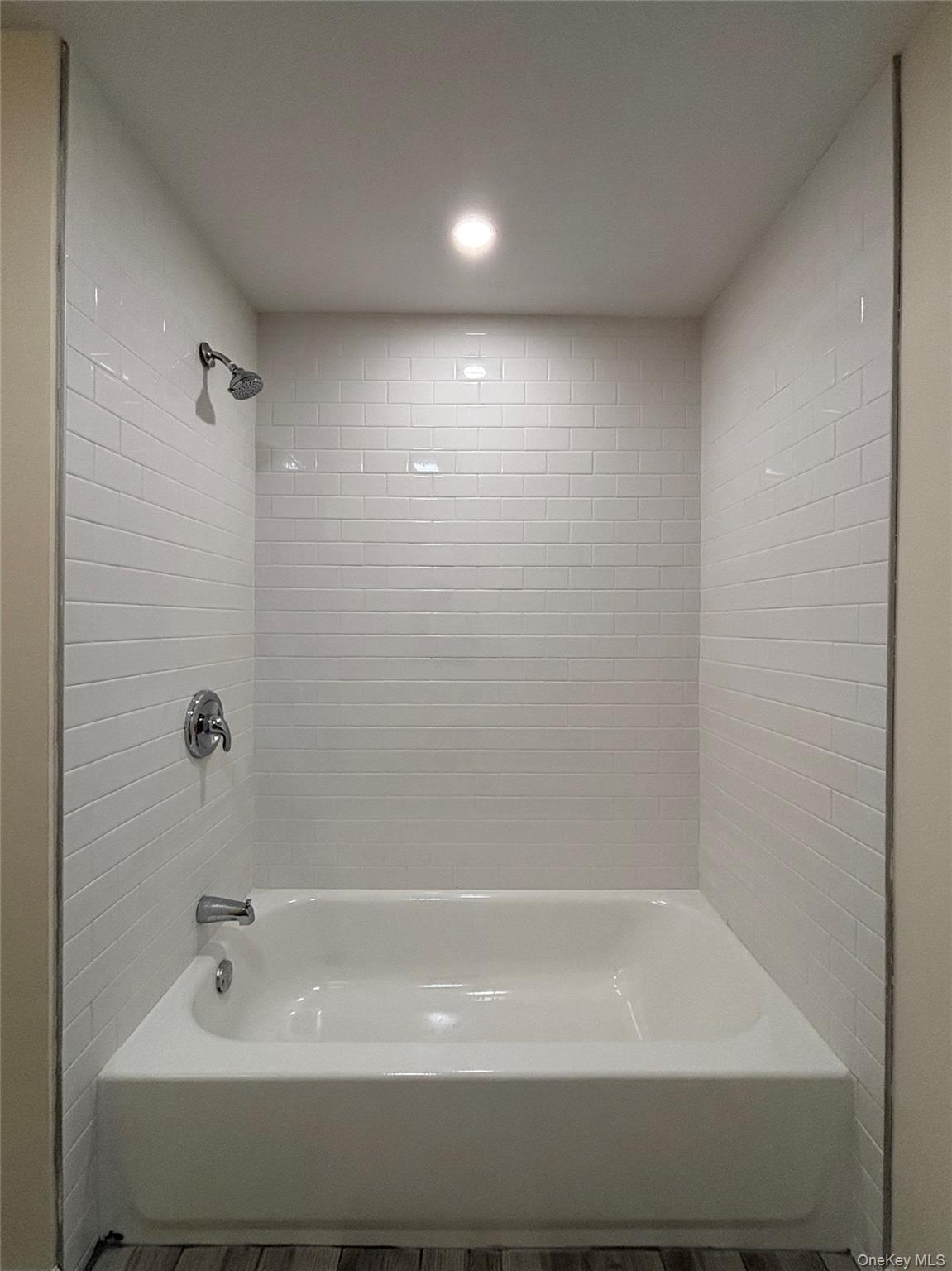 #16 photo, 159 Washington Avenue, サフォーク郡 Wheatley Heights , NY 11798