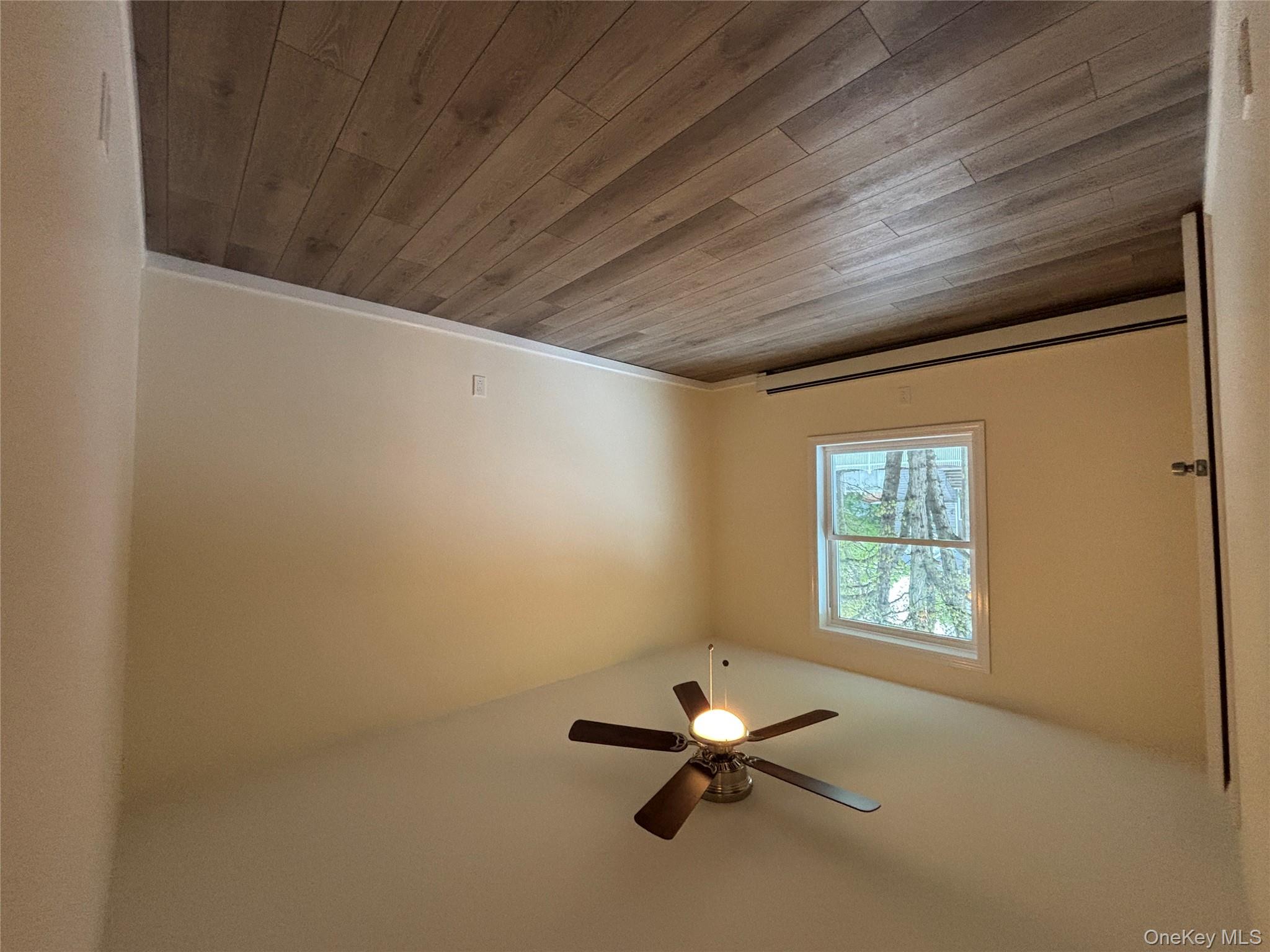 #19 photo, 159 Washington Avenue, サフォーク郡 Wheatley Heights , NY 11798