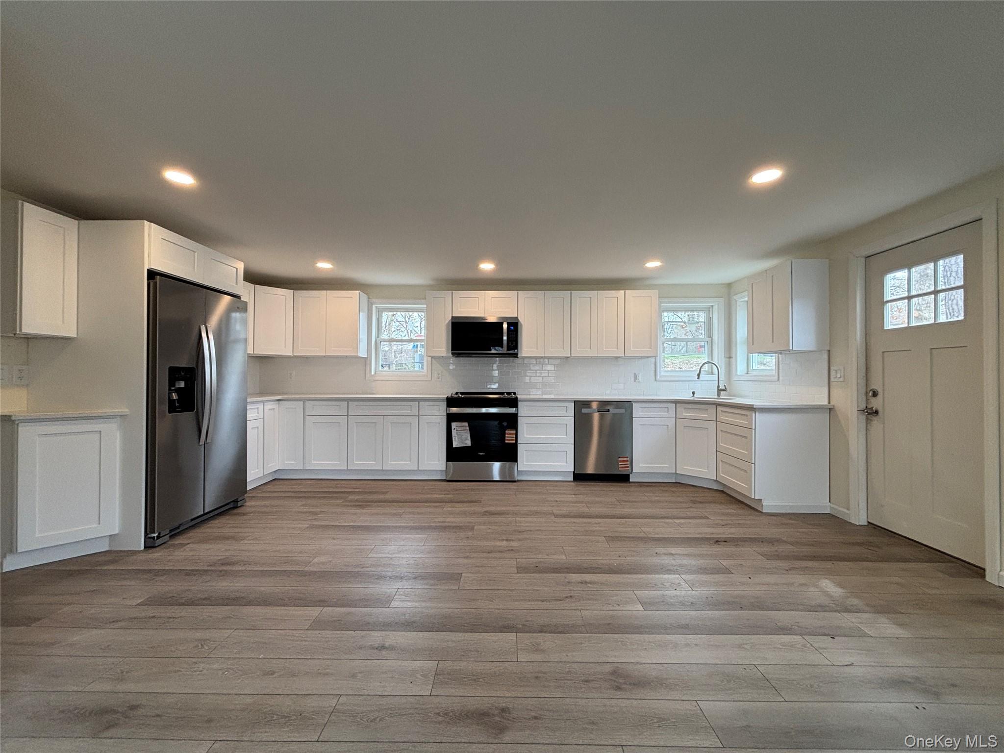 #8 photo, 159 Washington Avenue, サフォーク郡 Wheatley Heights , NY 11798