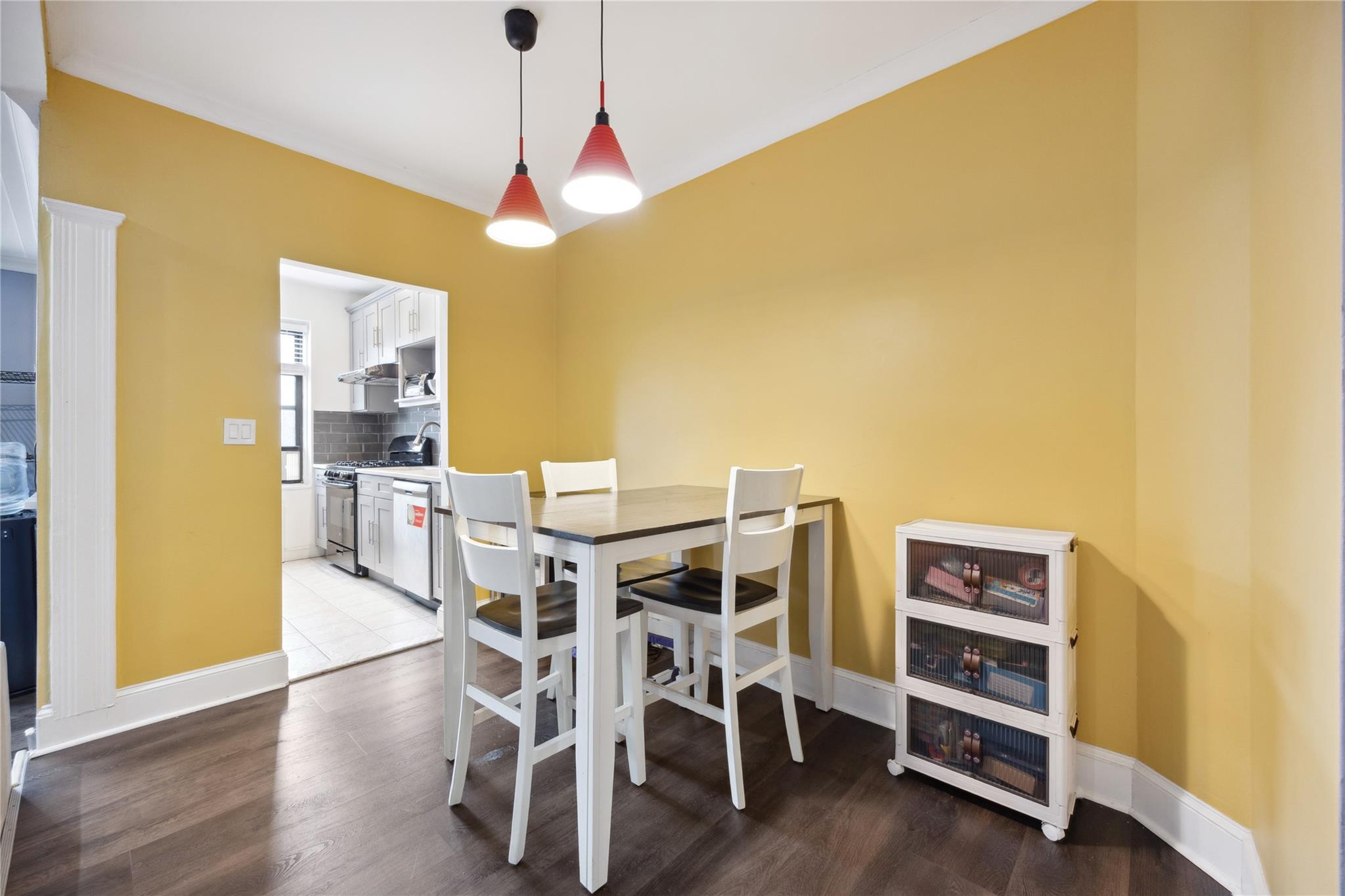 #10 photo, 7211 110th Street, クイーンズ区 Forest Hills , NY 11375