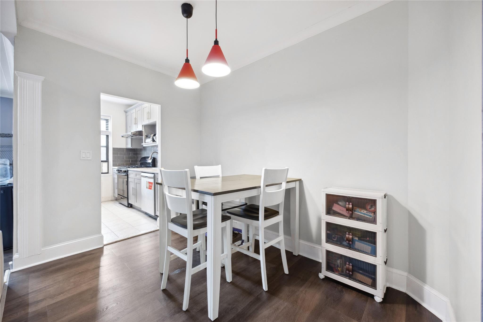 #9 photo, 7211 110th Street, クイーンズ区 Forest Hills , NY 11375