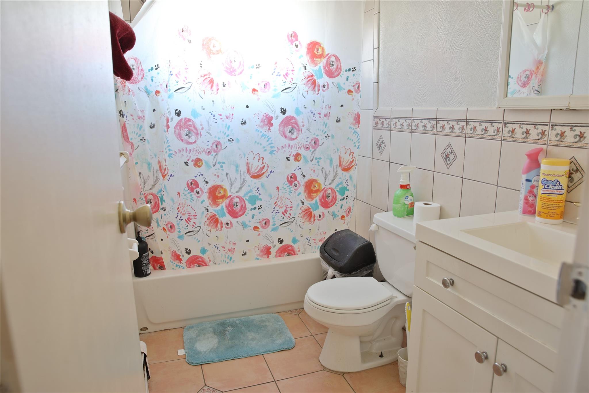 #6 photo, 129 2nd Avenue, サフォーク郡 Brentwood , NY 11717