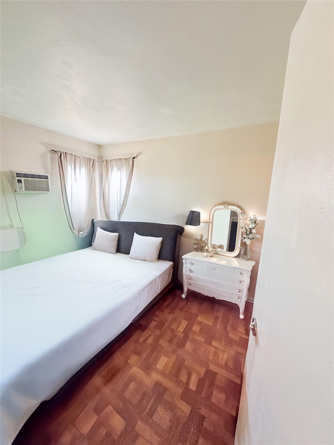 #7 photo, 129 2nd Avenue, サフォーク郡 Brentwood , NY 11717