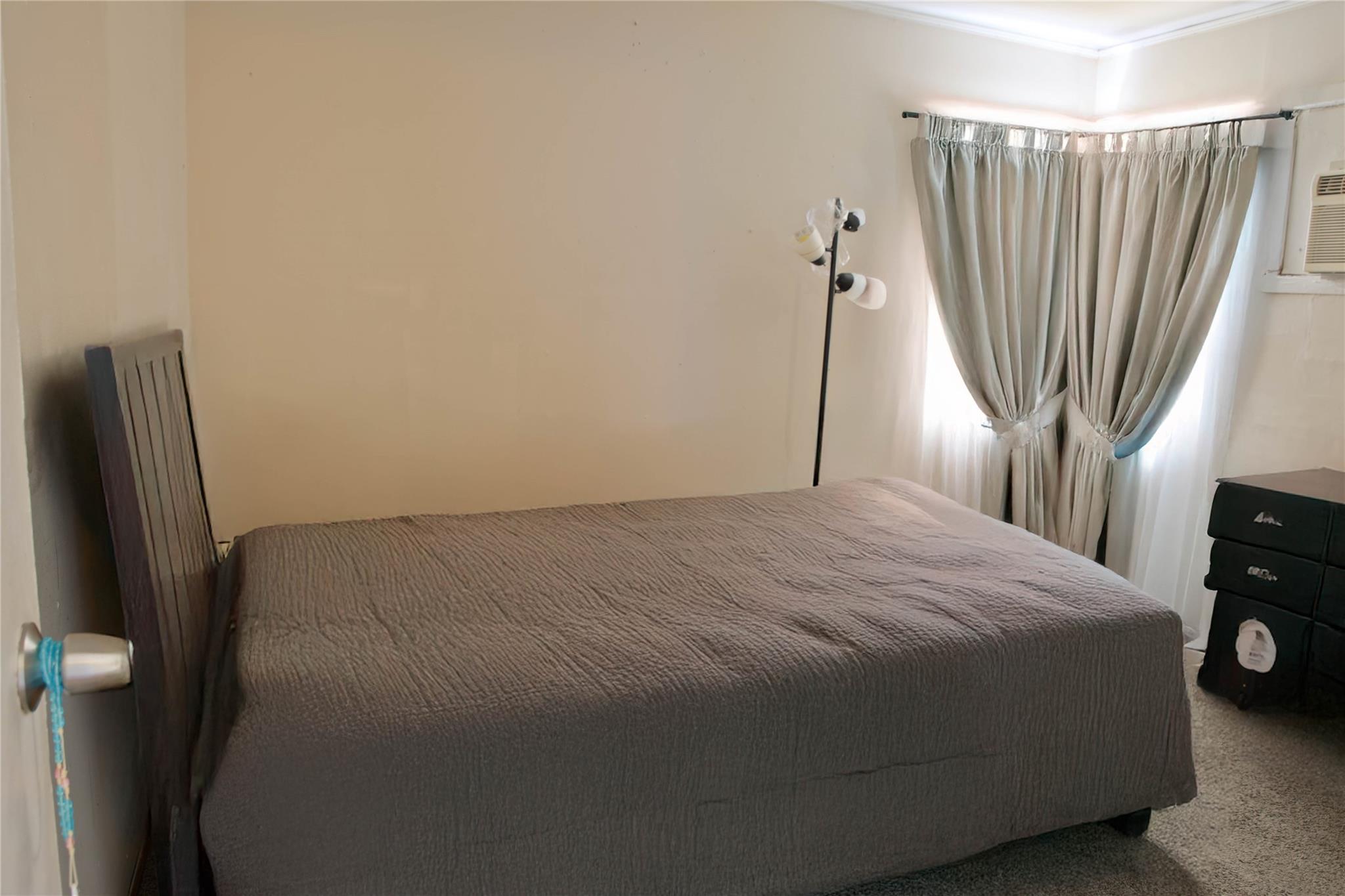 #9 photo, 129 2nd Avenue, サフォーク郡 Brentwood , NY 11717