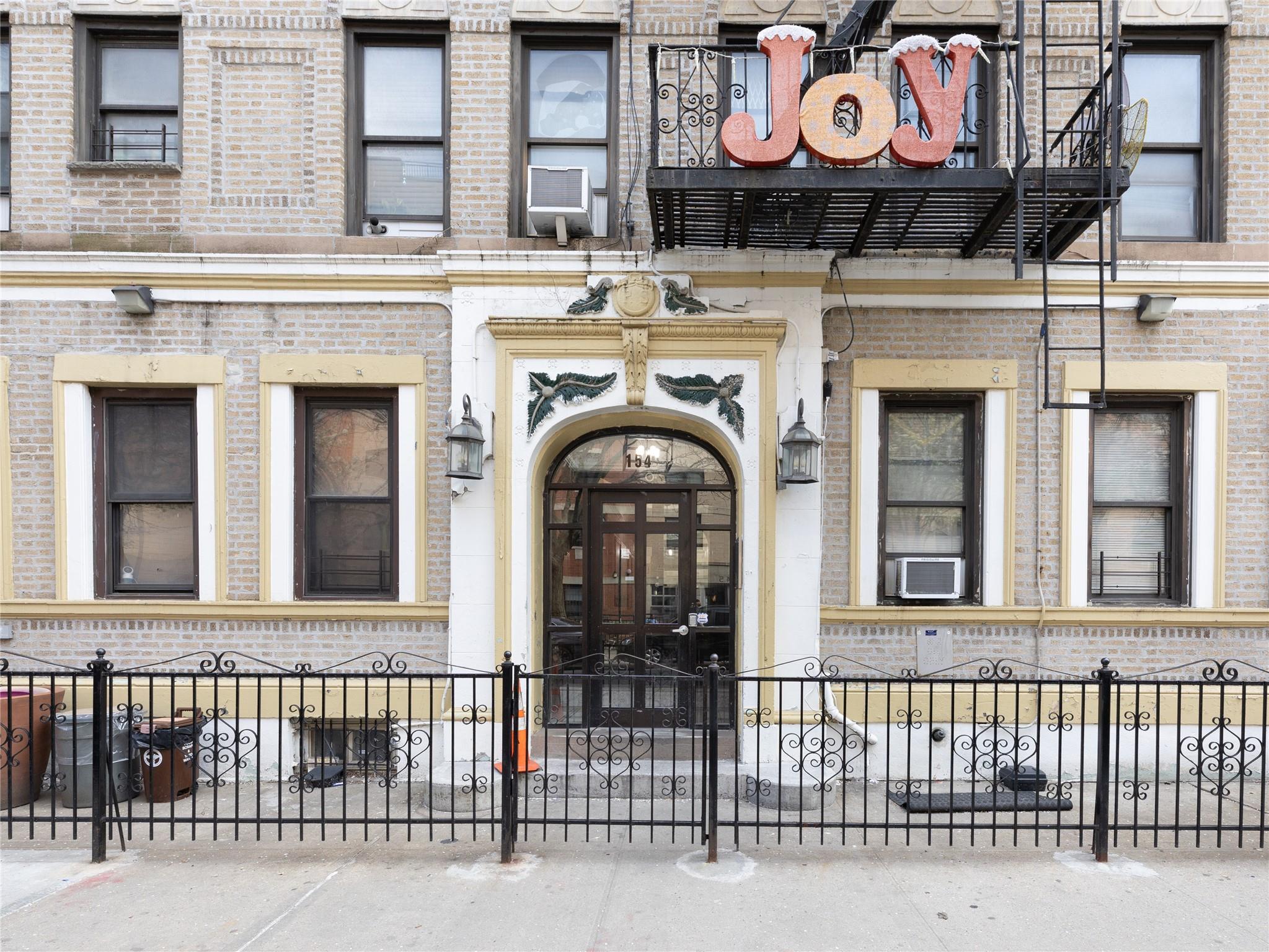 #17 photo, 154 South 3rd, Brooklyn , NY 11211