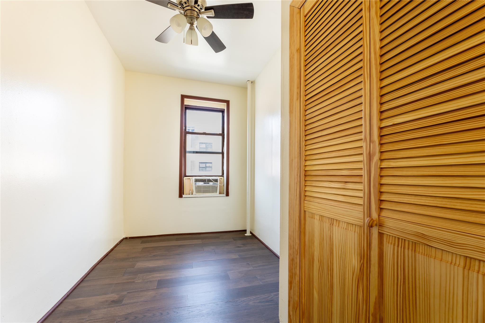 #7 photo, 154 South 3rd, Brooklyn , NY 11211