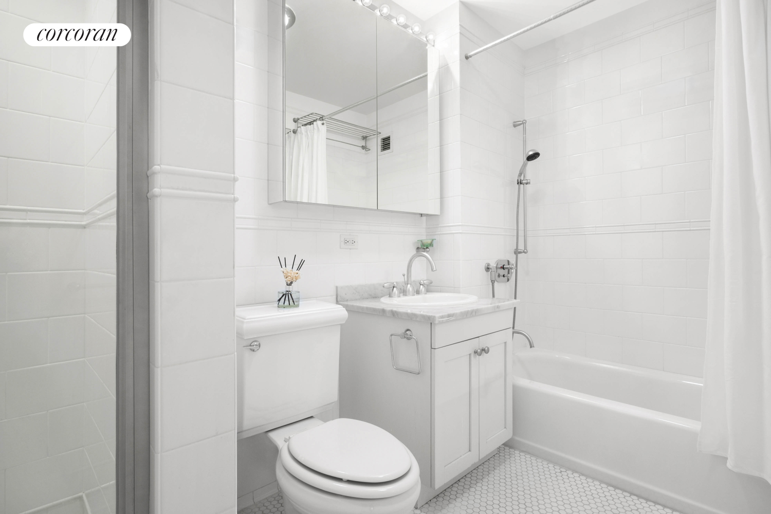 #7 photo, 425 5TH Avenue, Midtown , NY 10016