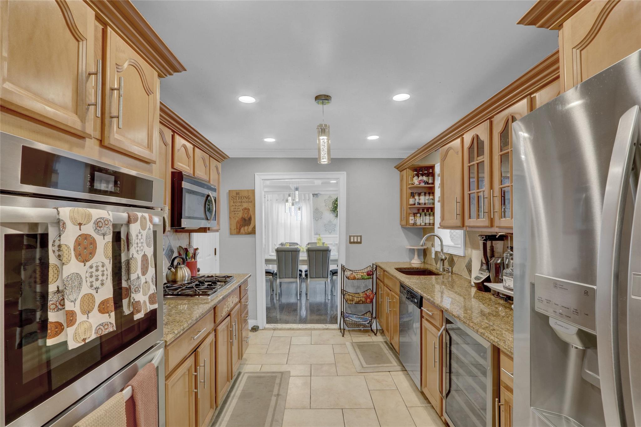 #11 photo, 154 California Avenue, ناسو Freeport , NY 11520