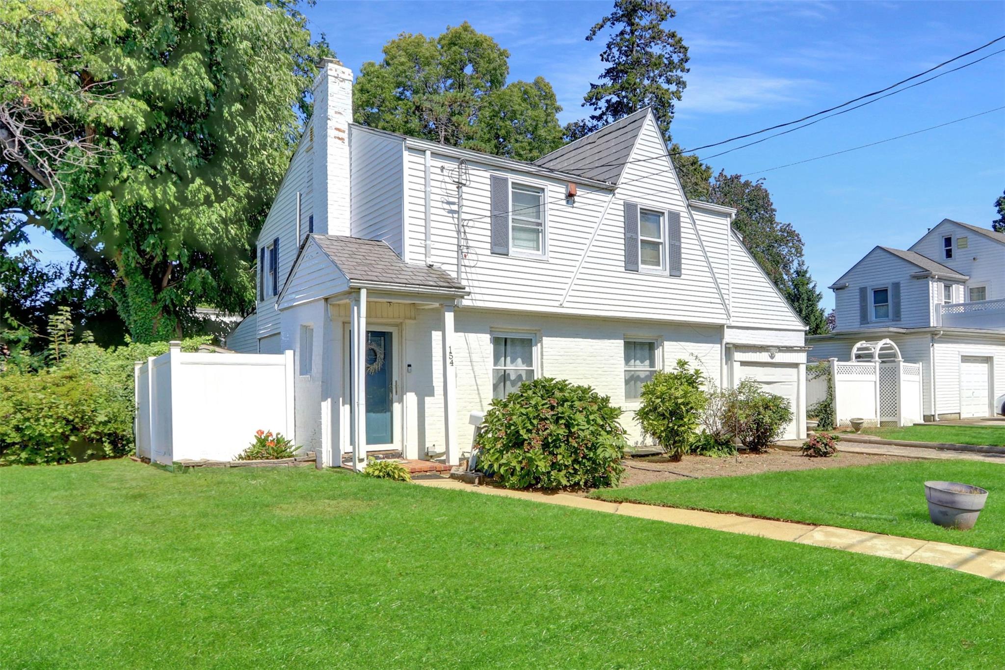 #2 photo, 154 California Avenue, ناسو Freeport , NY 11520