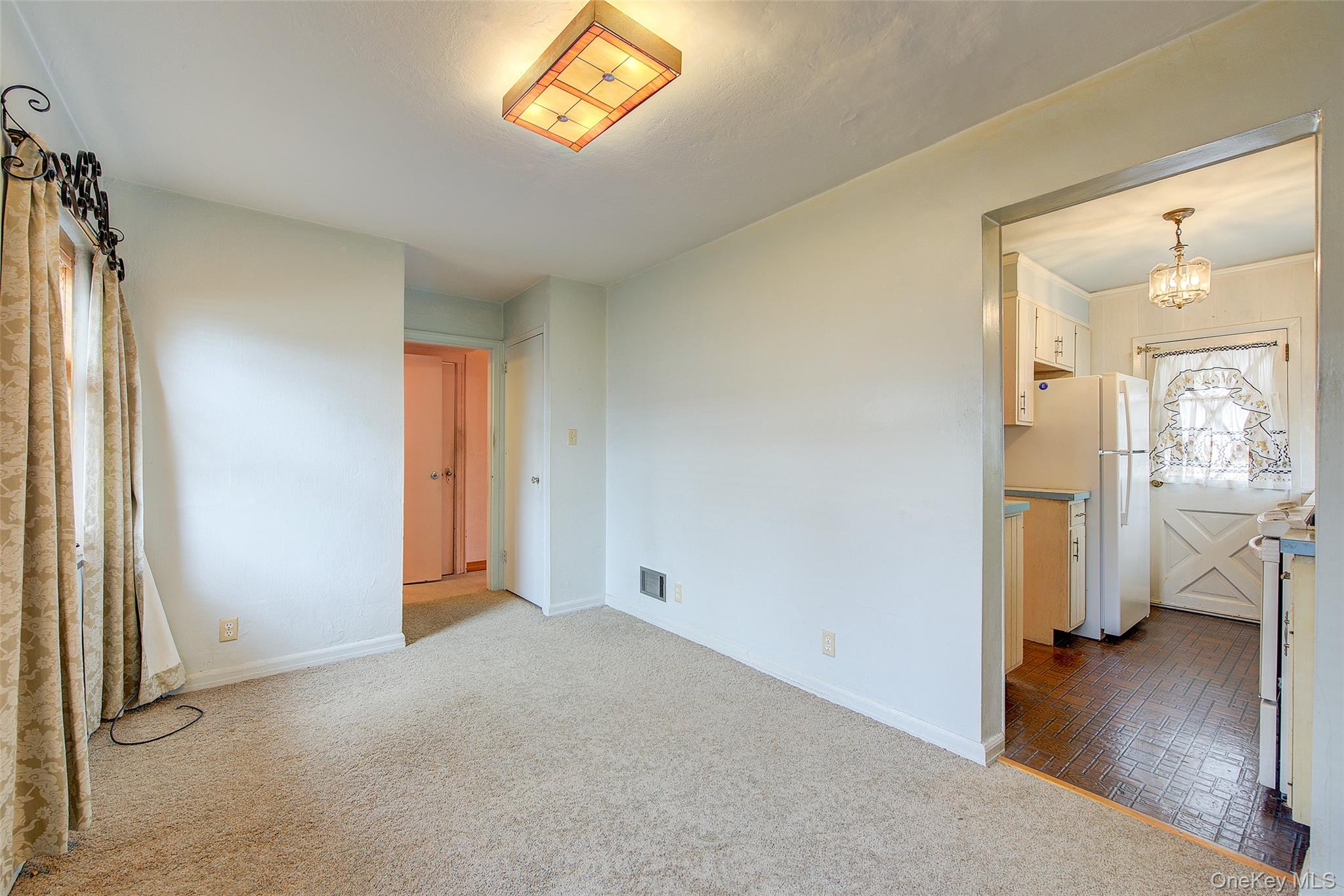 #10 photo, 61-20 214 Street, Bayside , NY 11364