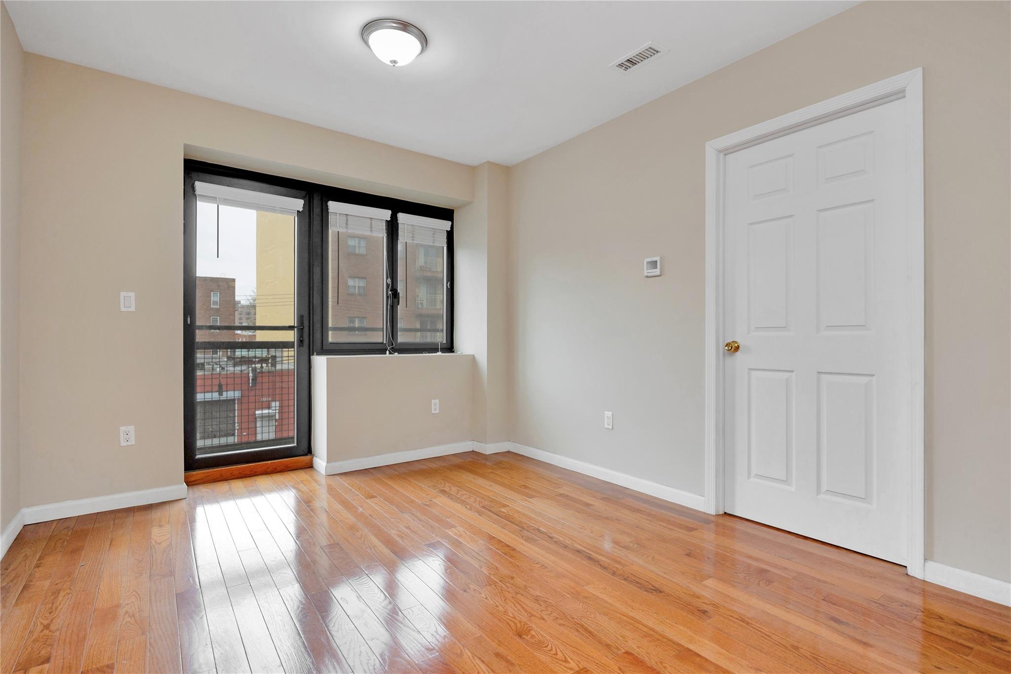 #12 photo, 172-18 Jamaica Avenue, Jamaica , NY 11432