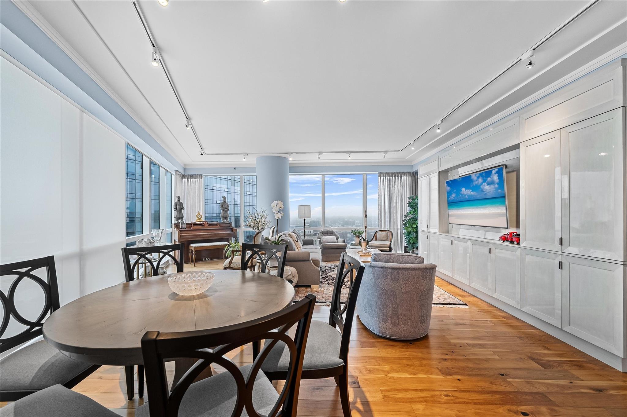 #3 photo, 5 Renaissance Square, White Plains , NY 10601